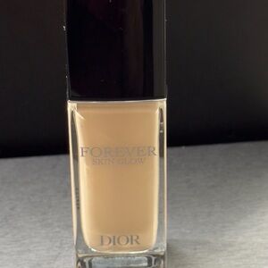 Dior Forever Skin Glow Foundation in Shade 0N For Very Light Skin (No Box)